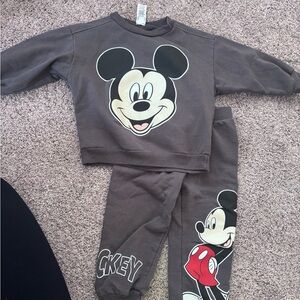 Mickey Mouse Gray Sweatshirt and Pants Set